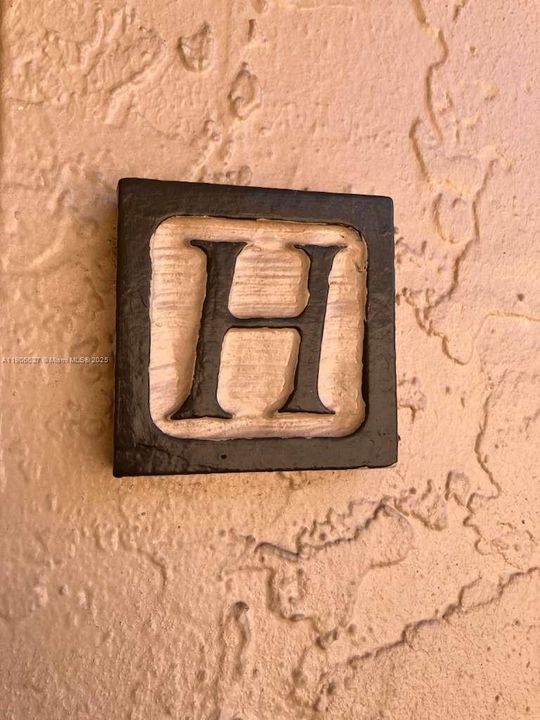 出租: $2,100 (2 贝兹, 2 浴室, 807 平方英尺)