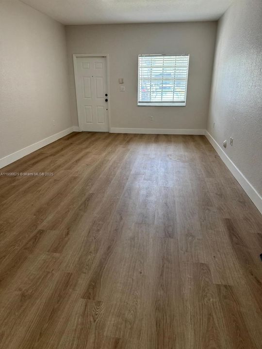 For Rent: $2,800 (3 beds, 2 baths, 1260 Square Feet)
