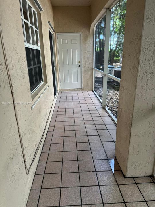 For Rent: $2,800 (3 beds, 2 baths, 1260 Square Feet)