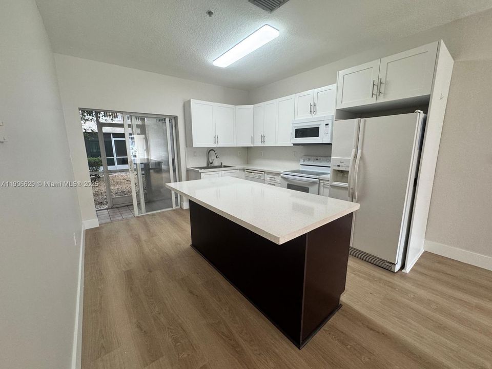 For Rent: $2,800 (3 beds, 2 baths, 1260 Square Feet)