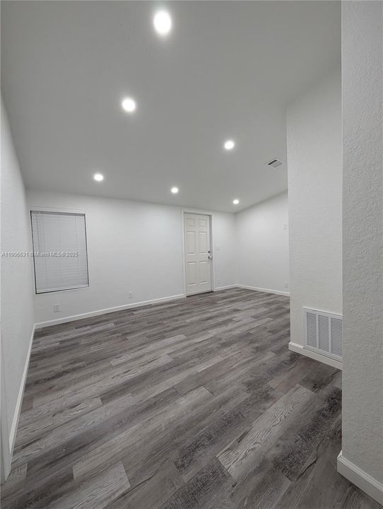 For Sale: $130,000 (4 beds, 2 baths, 1450 Square Feet)