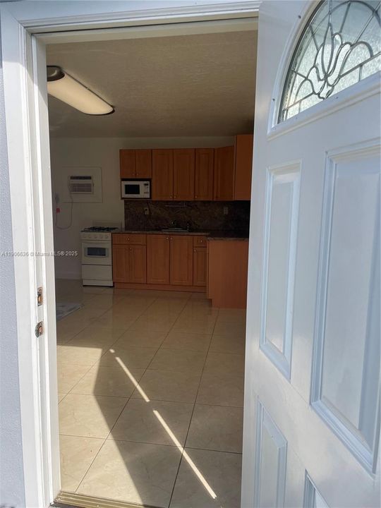 Recently Rented: $1,500 (1 beds, 1 baths, 1771 Square Feet)