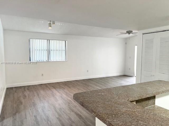 出租: $2,449 (3 贝兹, 2 浴室, 1216 平方英尺)