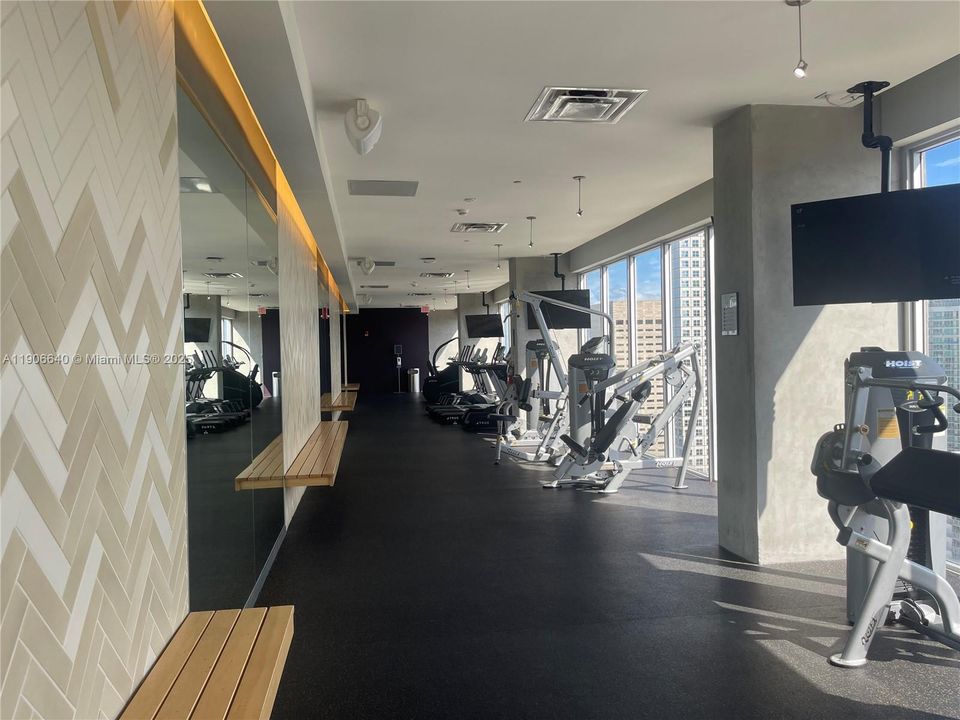 For Rent: $2,500 (1 beds, 1 baths, 526 Square Feet)