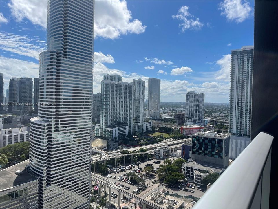 For Rent: $2,500 (1 beds, 1 baths, 526 Square Feet)