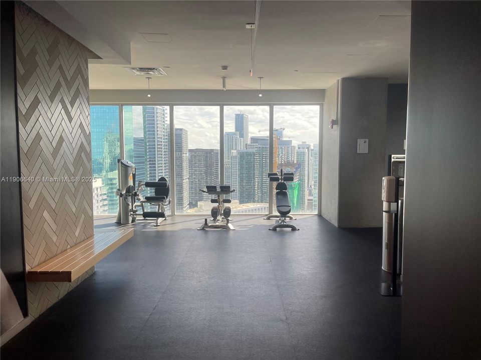 For Rent: $2,500 (1 beds, 1 baths, 526 Square Feet)