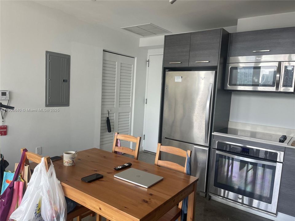 For Rent: $2,500 (1 beds, 1 baths, 526 Square Feet)