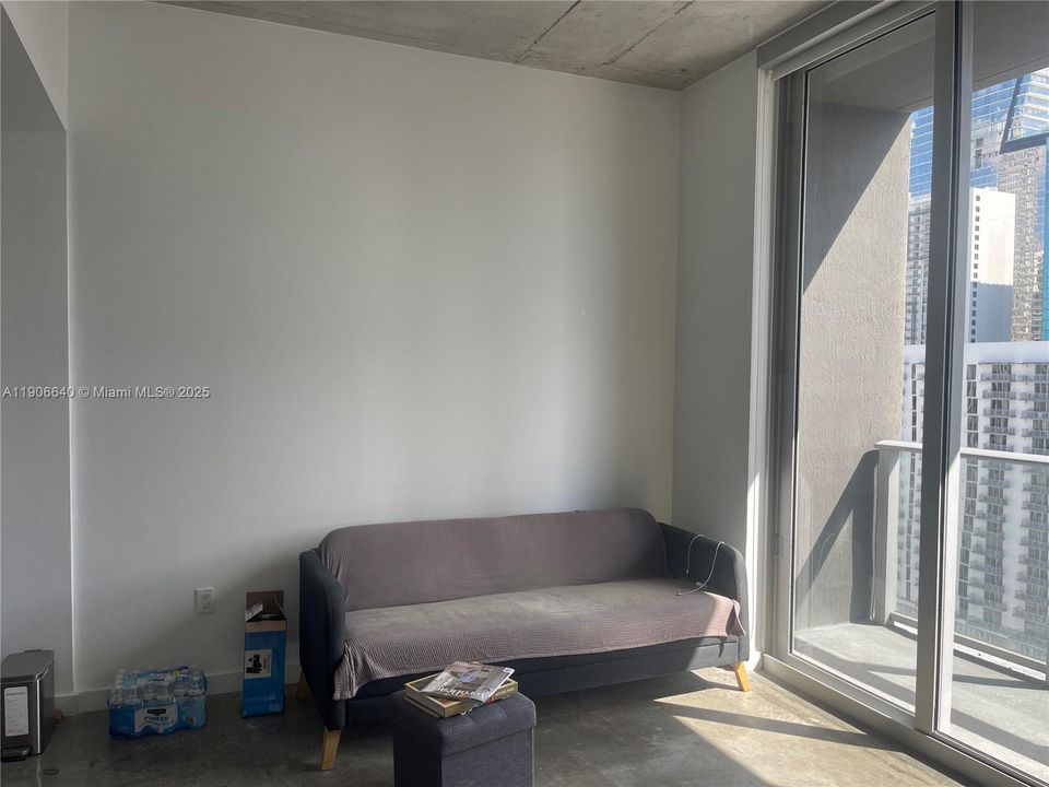 For Rent: $2,500 (1 beds, 1 baths, 526 Square Feet)