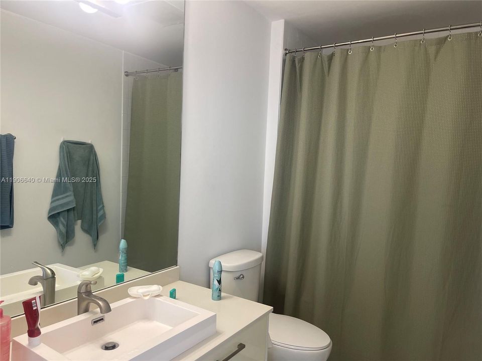 For Rent: $2,500 (1 beds, 1 baths, 526 Square Feet)