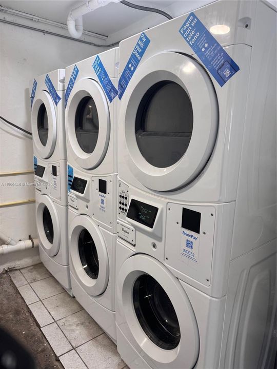 出租: $1,700 (2 贝兹, 1 浴室, 700 平方英尺)