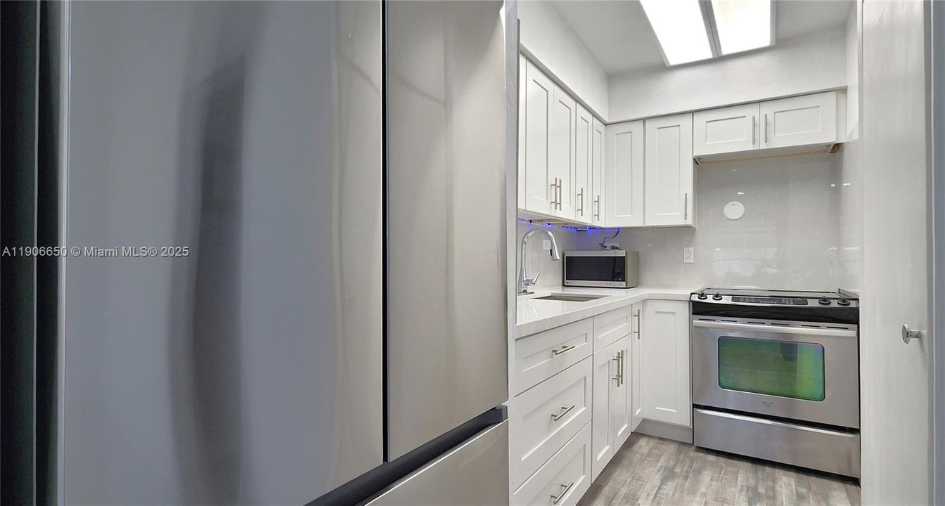 For Rent: $1,550 (1 beds, 1 baths, 580 Square Feet)