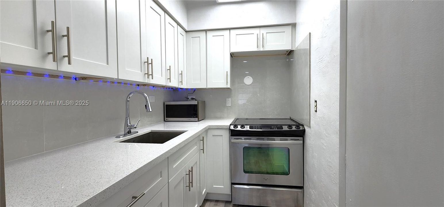 For Rent: $1,550 (1 beds, 1 baths, 580 Square Feet)