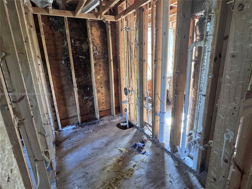 На продажу: $245,000 (2 спален, 2 ванн, 1216 Квадратных фут)