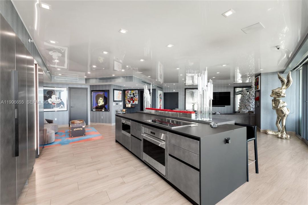 Top of the line appliances include Sub Zero and Wolf