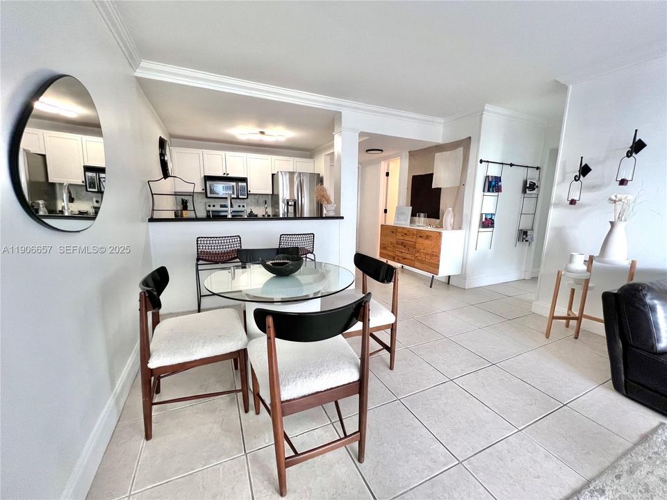 В аренду: $3,300 (2 спален, 2 ванн, 955 Квадратных фут)