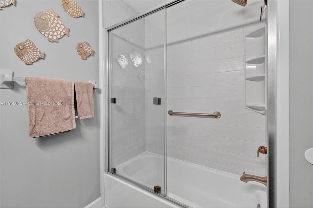 For Sale: $299,000 (3 beds, 2 baths, 1115 Square Feet)