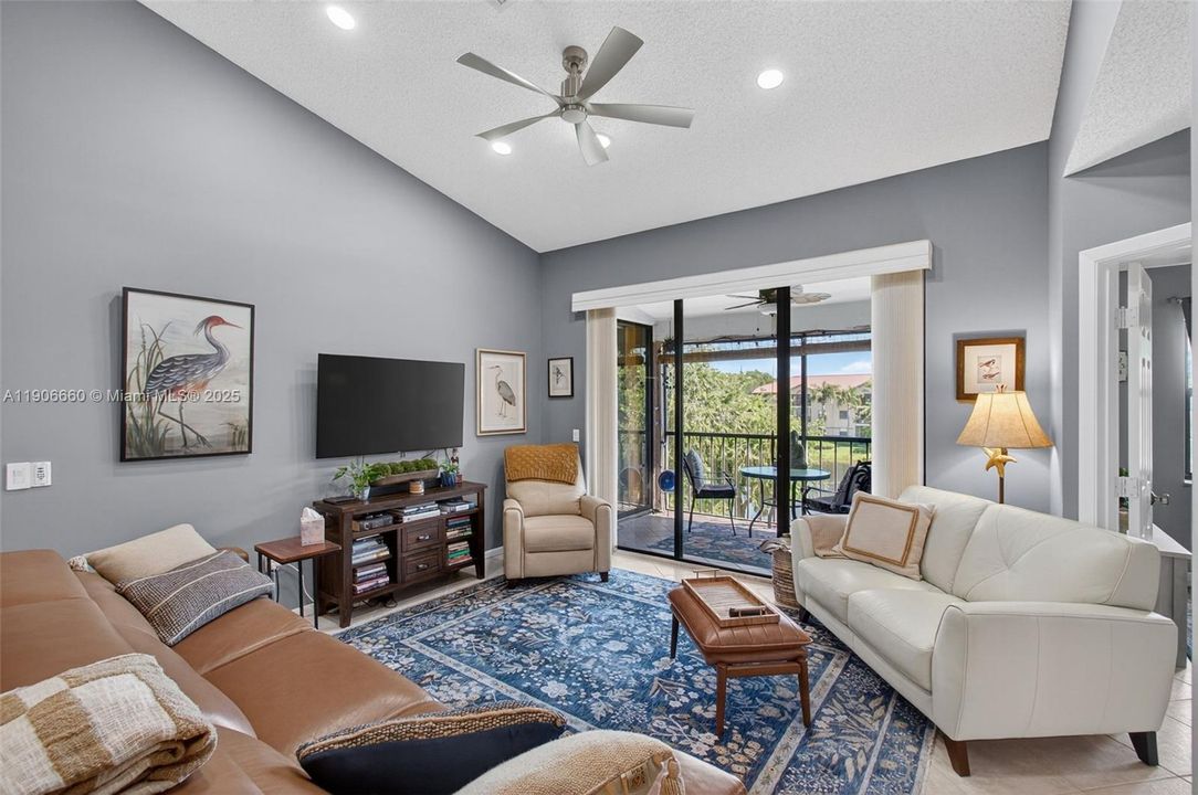 For Sale: $299,000 (3 beds, 2 baths, 1115 Square Feet)