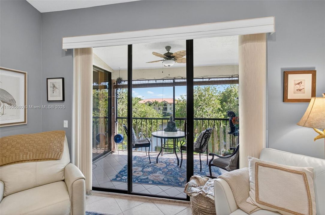 For Sale: $299,000 (3 beds, 2 baths, 1115 Square Feet)