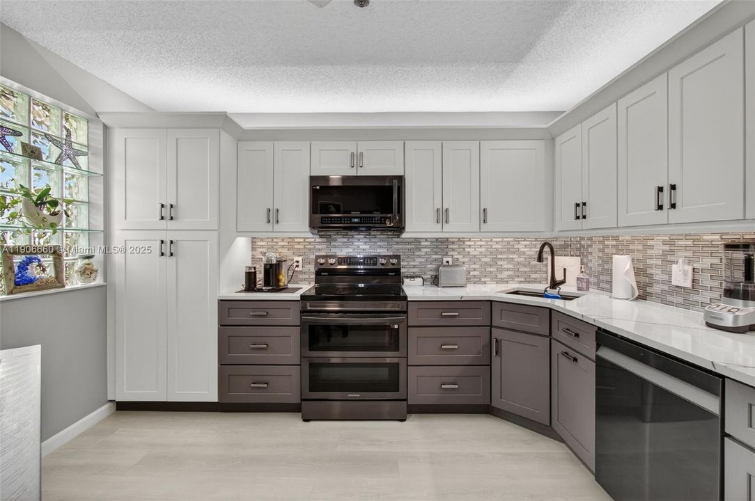 Contemporary Kitchen