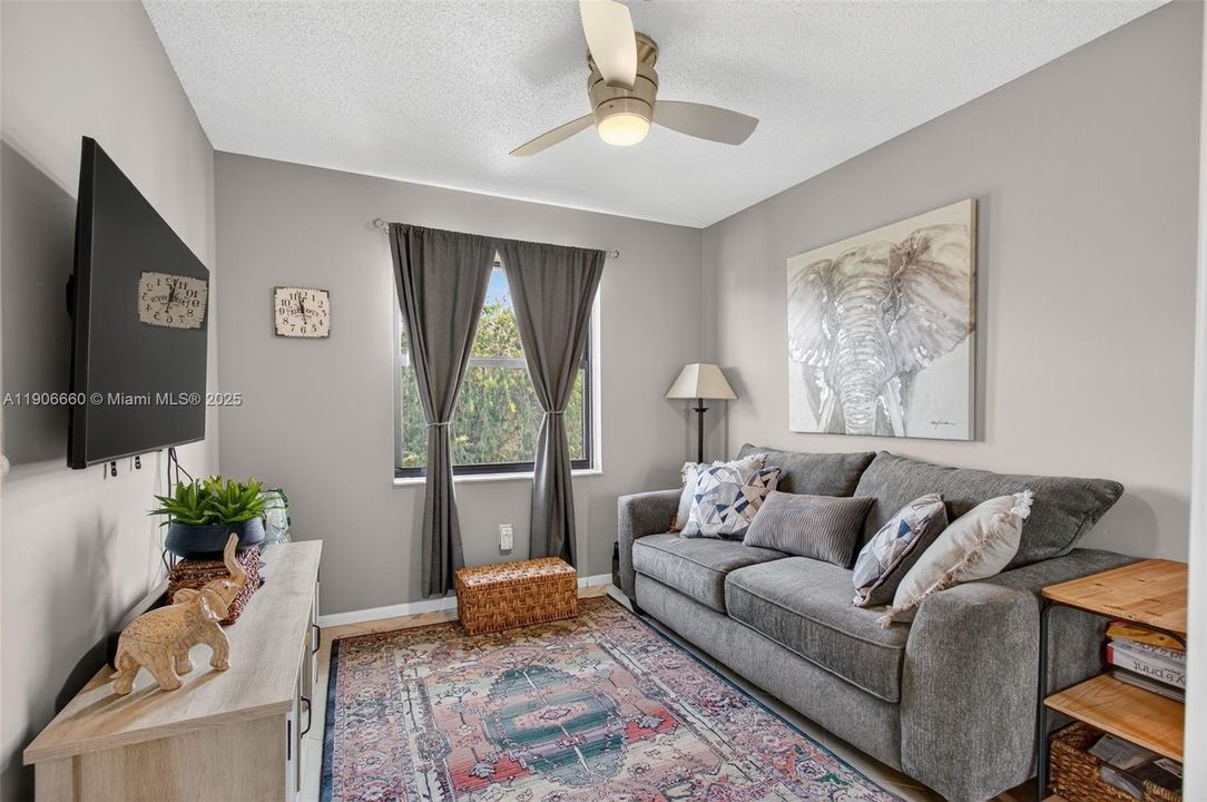 For Sale: $299,000 (3 beds, 2 baths, 1115 Square Feet)