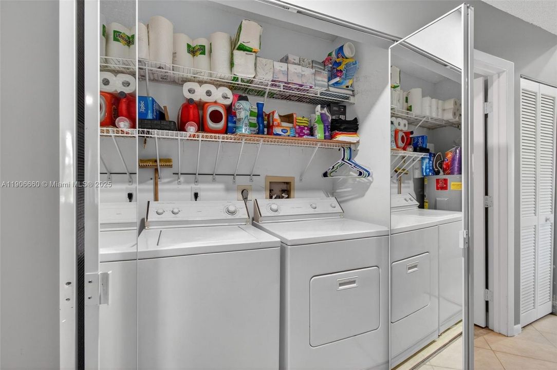 For Sale: $299,000 (3 beds, 2 baths, 1115 Square Feet)