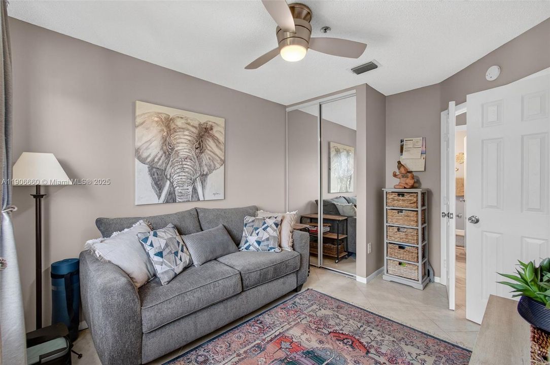 For Sale: $299,000 (3 beds, 2 baths, 1115 Square Feet)