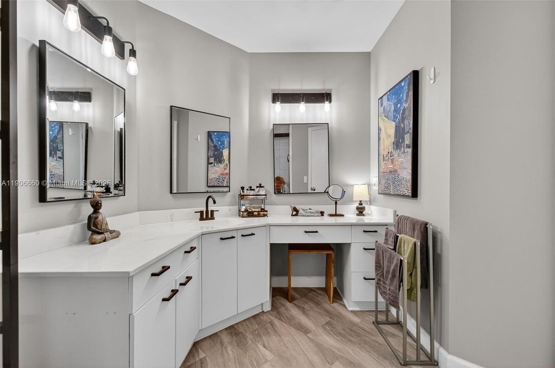 For Sale: $299,000 (3 beds, 2 baths, 1115 Square Feet)