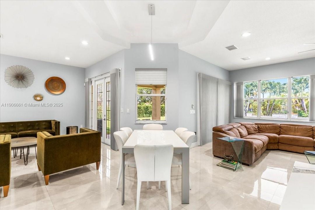 For Sale: $1,389,000 (4 beds, 3 baths, 2740 Square Feet)