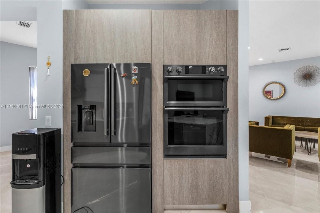 For Sale: $1,389,000 (4 beds, 3 baths, 2740 Square Feet)