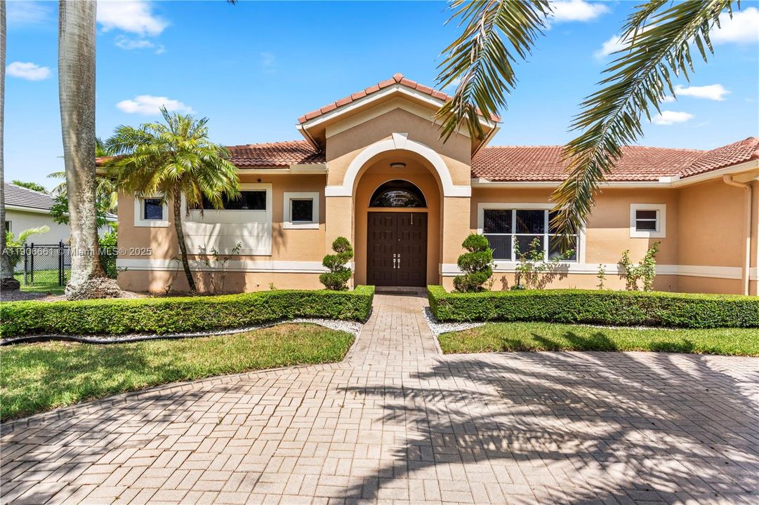 For Sale: $1,389,000 (4 beds, 3 baths, 2740 Square Feet)