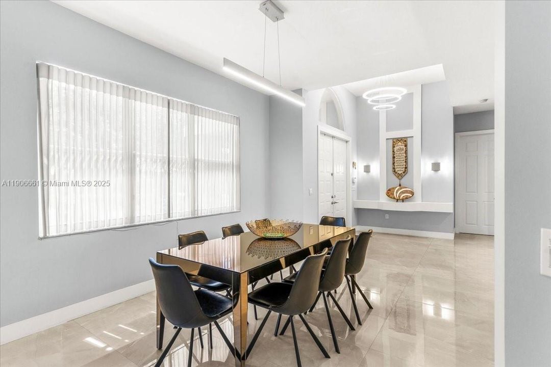 For Sale: $1,389,000 (4 beds, 3 baths, 2740 Square Feet)