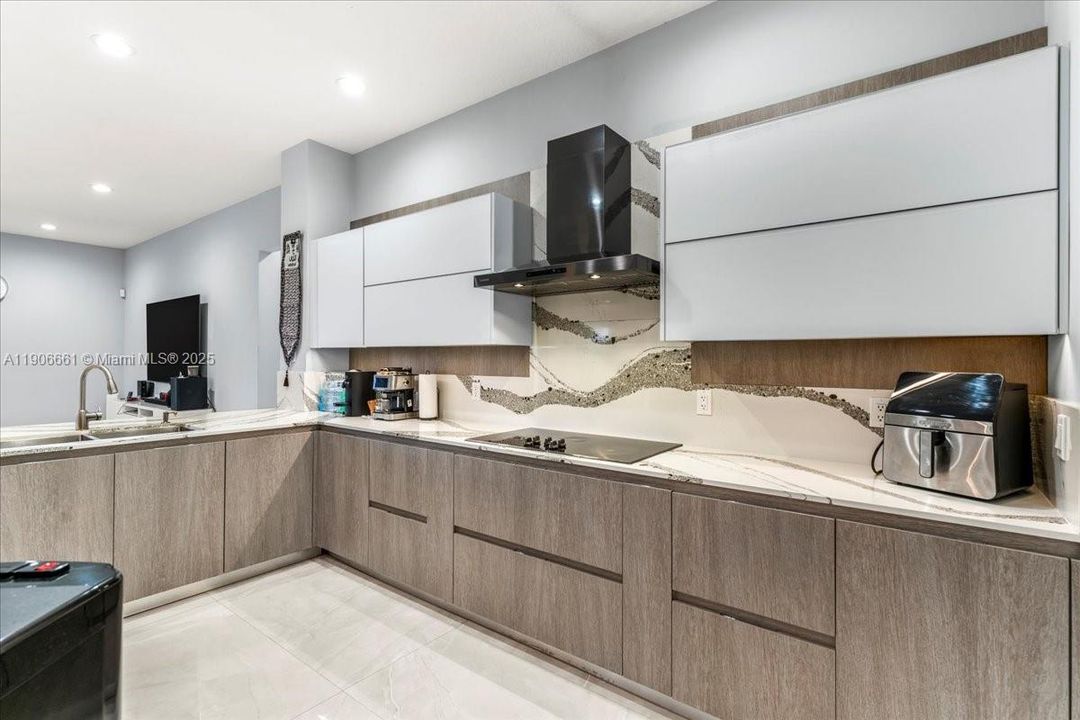 For Sale: $1,389,000 (4 beds, 3 baths, 2740 Square Feet)