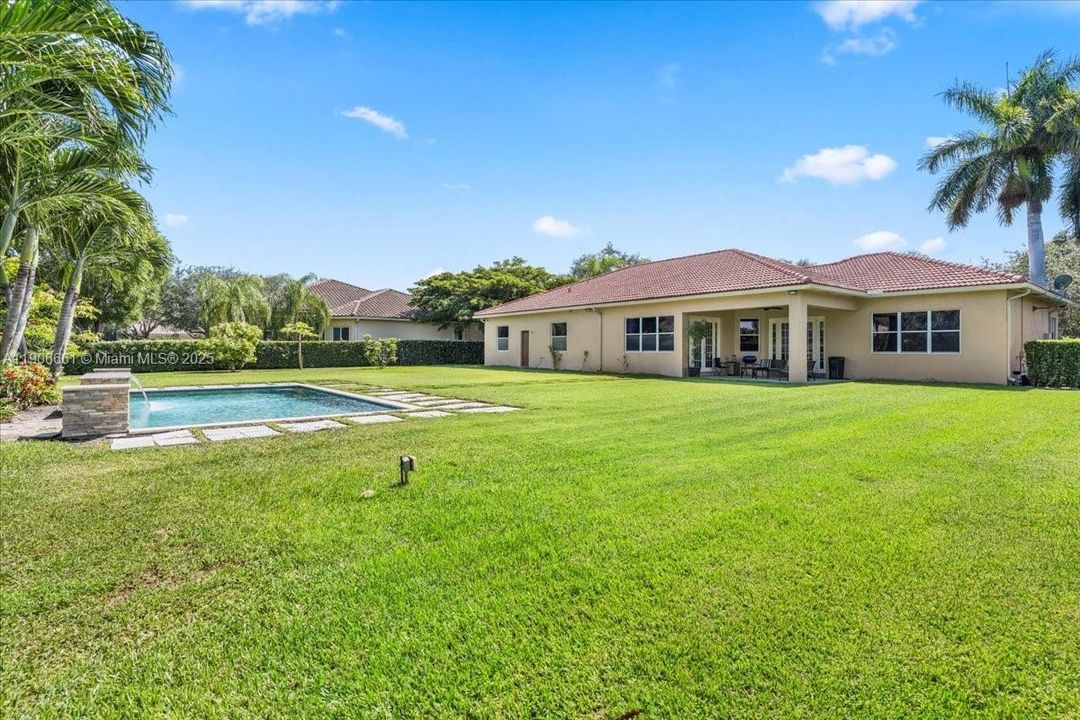 For Sale: $1,389,000 (4 beds, 3 baths, 2740 Square Feet)