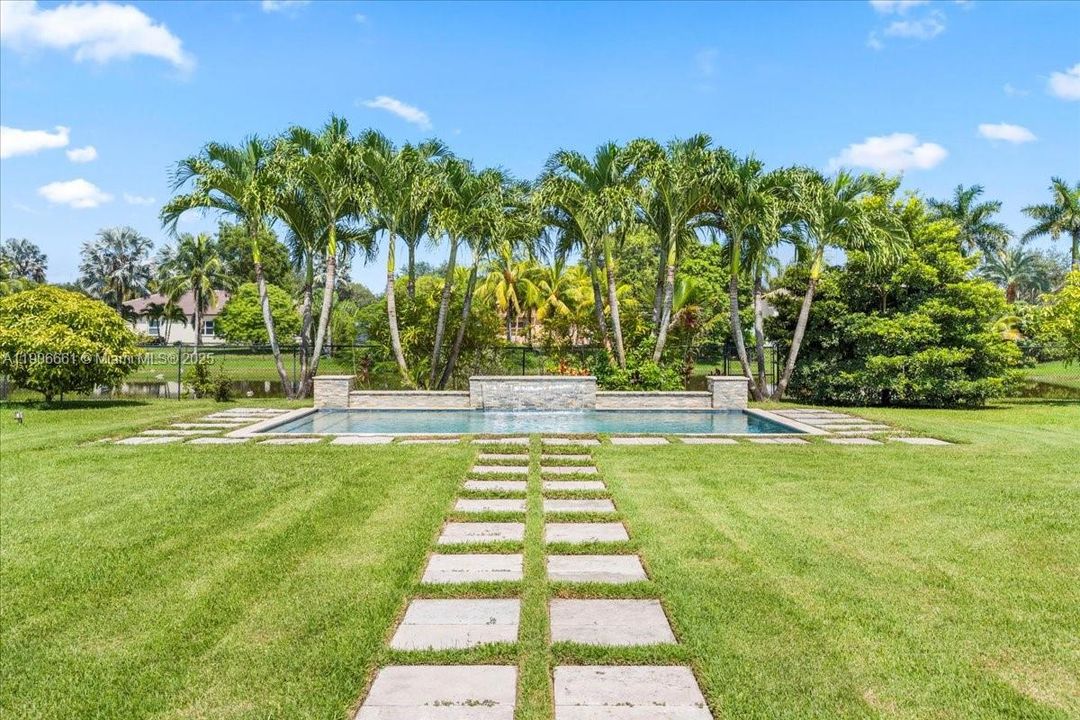 For Sale: $1,389,000 (4 beds, 3 baths, 2740 Square Feet)