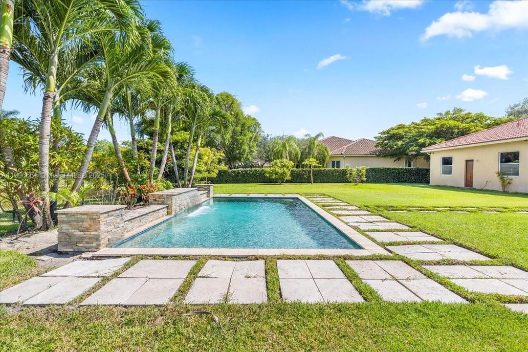 For Sale: $1,389,000 (4 beds, 3 baths, 2740 Square Feet)