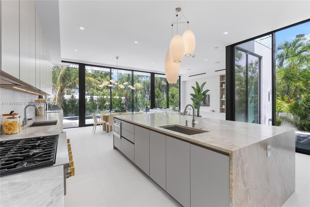 For Sale: $6,200,000 (5 beds, 4 baths, 3646 Square Feet)