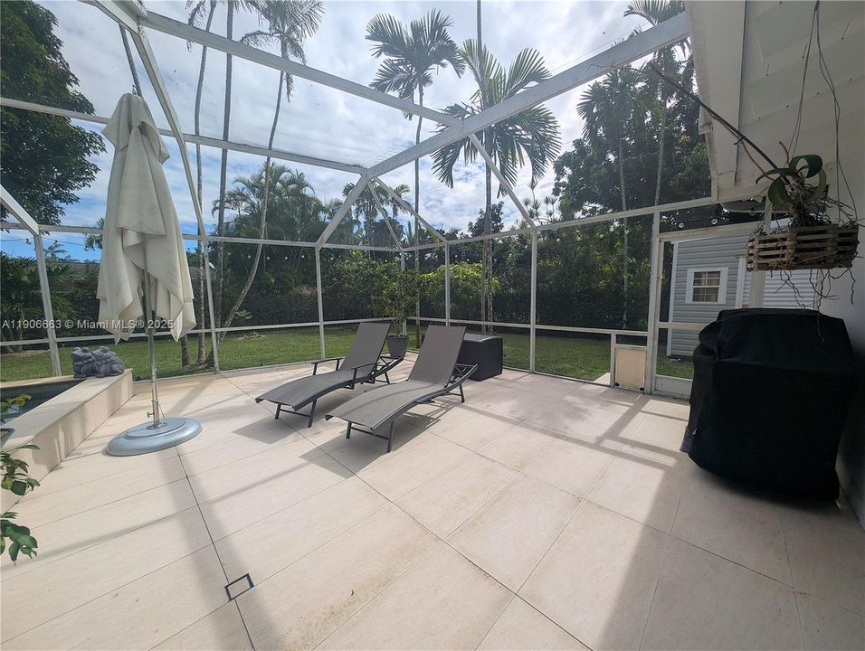 Active With Contract: $1,200,000 (3 beds, 3 baths, 1808 Square Feet)