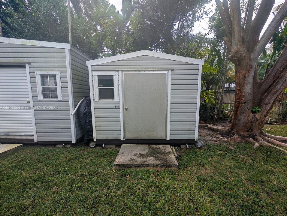 Active With Contract: $1,200,000 (3 beds, 3 baths, 1808 Square Feet)