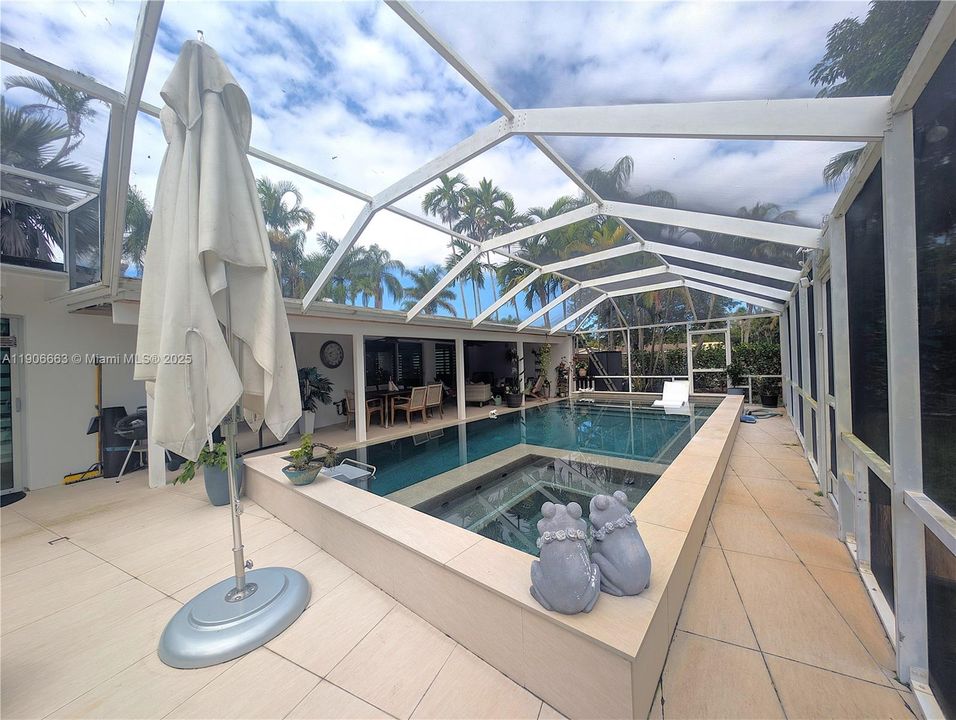 Active With Contract: $1,200,000 (3 beds, 3 baths, 1808 Square Feet)