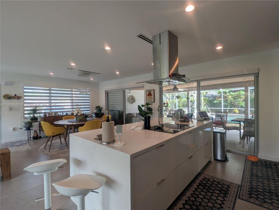 Active With Contract: $1,200,000 (3 beds, 3 baths, 1808 Square Feet)