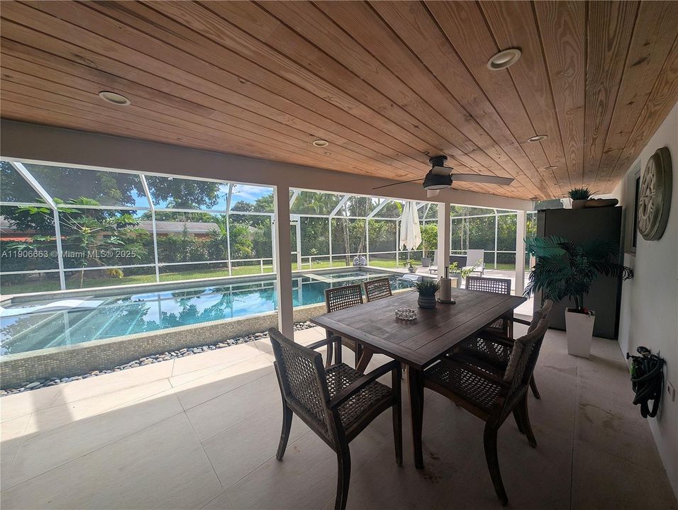 Active With Contract: $1,200,000 (3 beds, 3 baths, 1808 Square Feet)