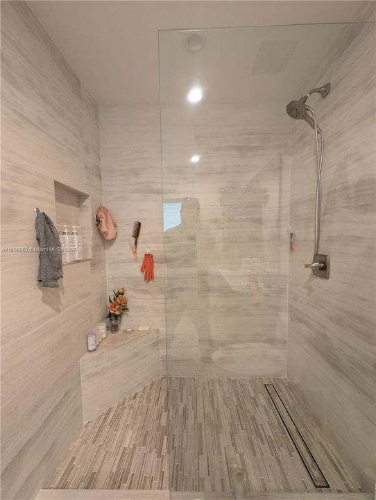 Active With Contract: $1,200,000 (3 beds, 3 baths, 1808 Square Feet)