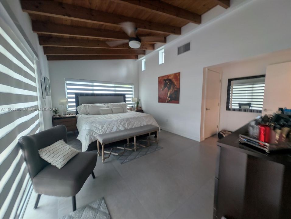 Active With Contract: $1,200,000 (3 beds, 3 baths, 1808 Square Feet)