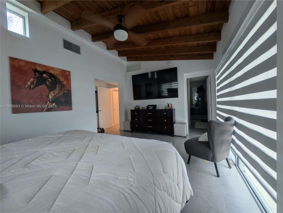 Active With Contract: $1,200,000 (3 beds, 3 baths, 1808 Square Feet)