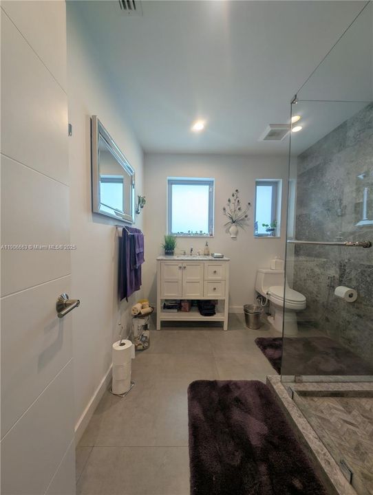 Active With Contract: $1,200,000 (3 beds, 3 baths, 1808 Square Feet)