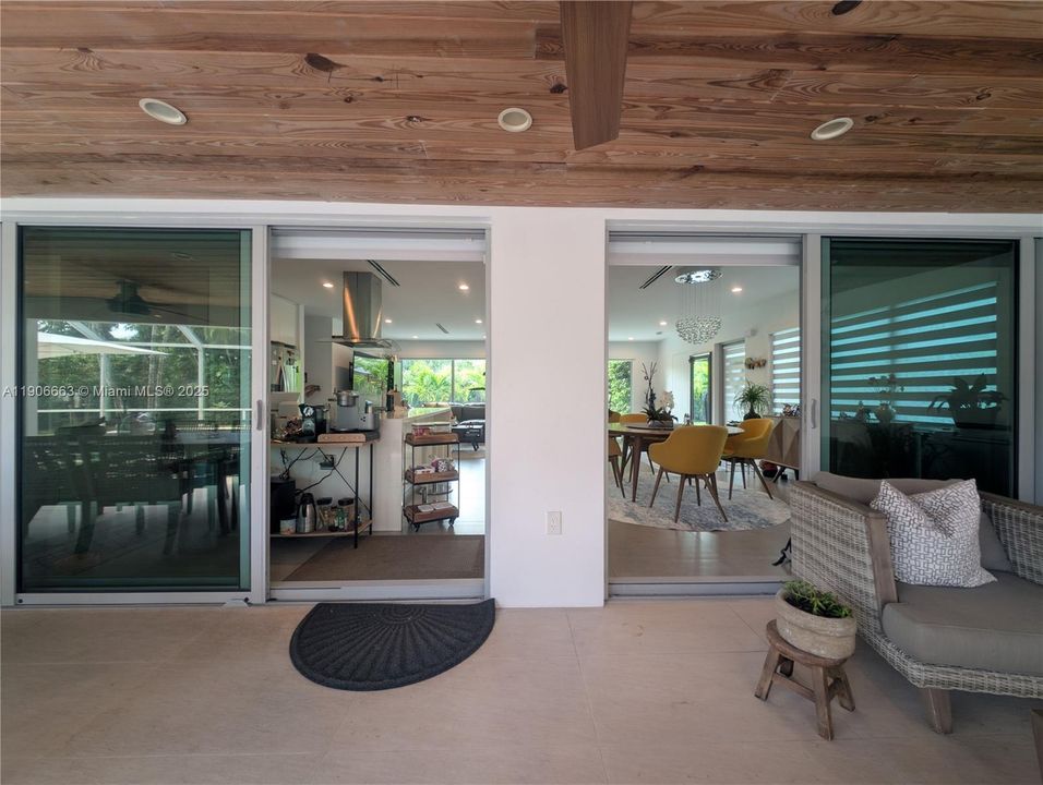 Active With Contract: $1,200,000 (3 beds, 3 baths, 1808 Square Feet)