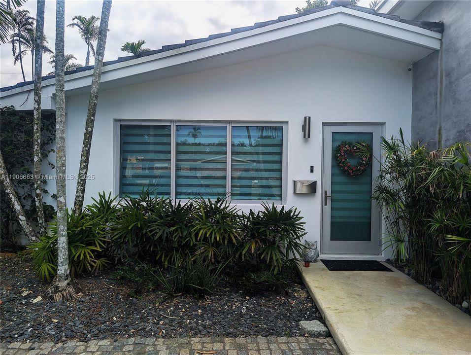 Active With Contract: $1,200,000 (3 beds, 3 baths, 1808 Square Feet)