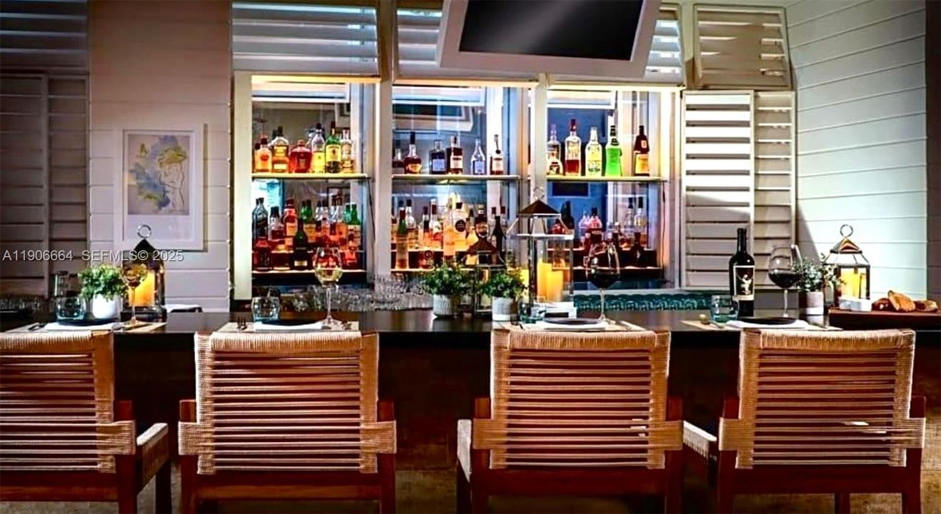 For Sale: $900,000 (2 beds, 2 baths, 1201 Square Feet)