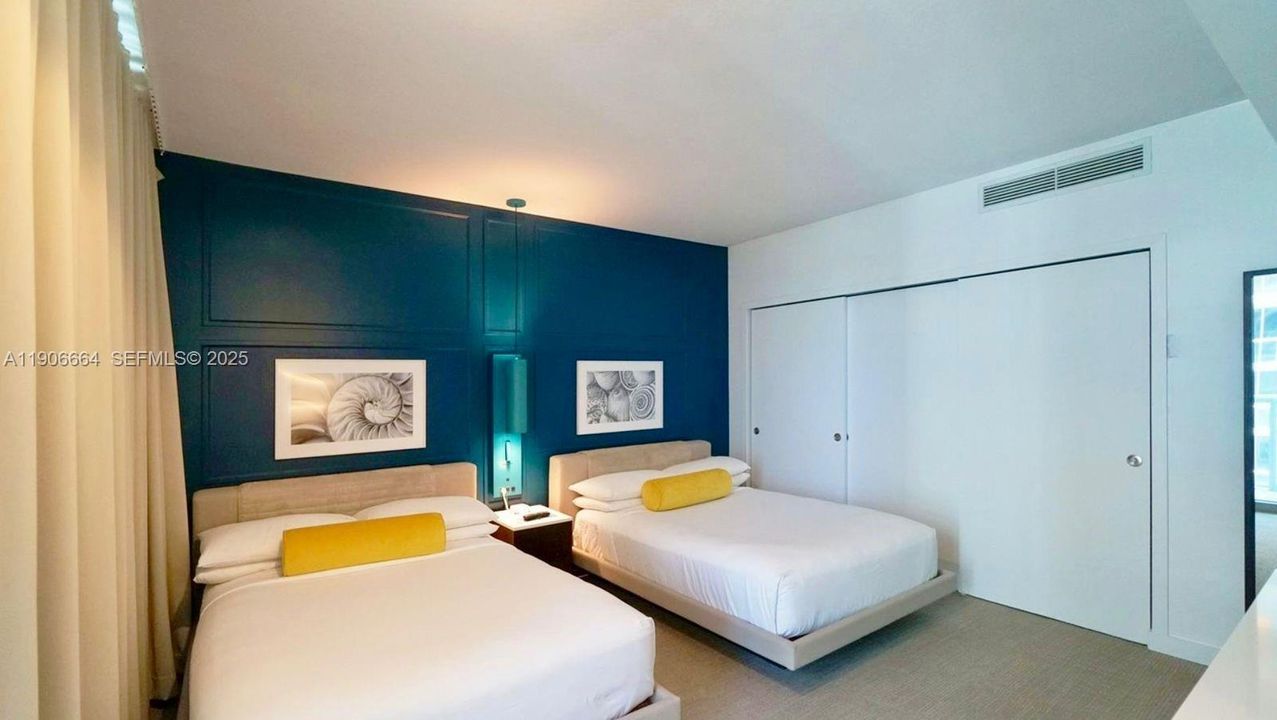 For Sale: $900,000 (2 beds, 2 baths, 1201 Square Feet)