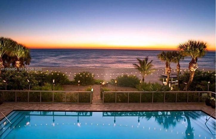 For Sale: $900,000 (2 beds, 2 baths, 1201 Square Feet)